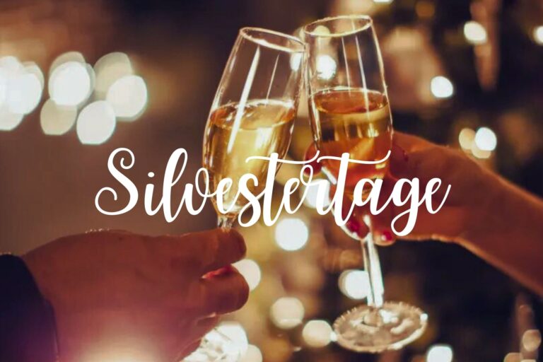 Zwei Menschen, die mit zwei Sektgläsern anstoßen. In der Mitte befindet sich der Schriftzug "Silvestertage".